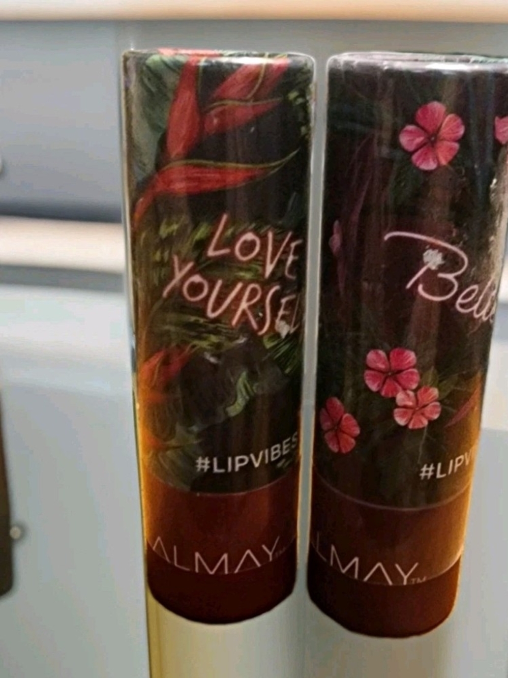 Velvetines Gloss-Scandal, 2-Almay Lipstick Believe, Love Yourself
